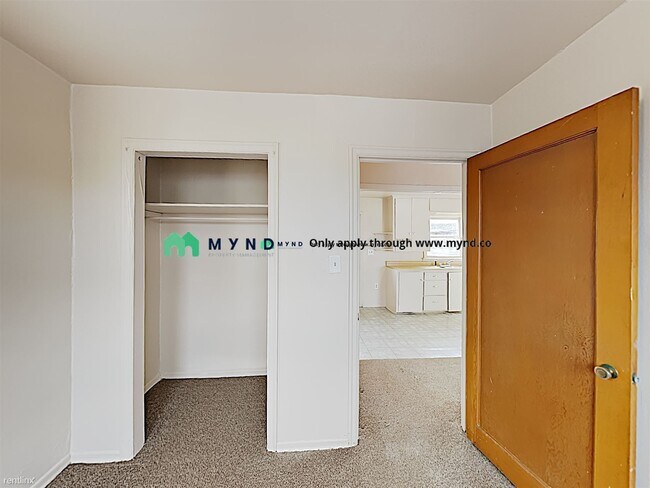 Building Photo - 1 br, 1 bath  - 12 W Washington Ave Apt D