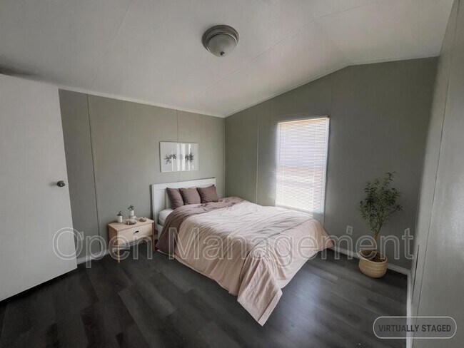 Foto del edificio - 3300 Voight Blvd