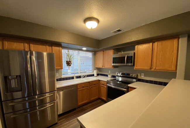 Kitchen - 8199 Welby Rd