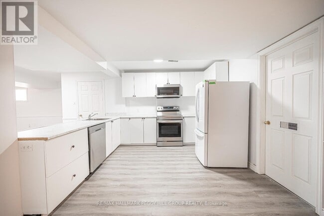 Building Photo - 30 Brouwer Crescent