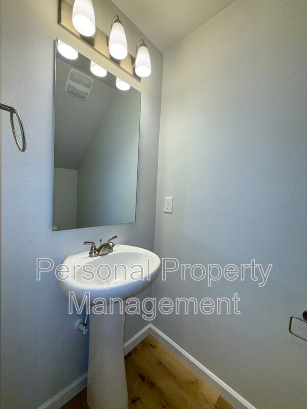 Foto del edificio - 5839 NE 56th Pl