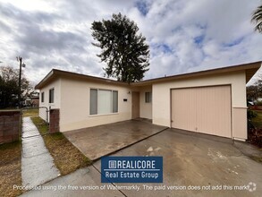 Building Photo - 1525 Magnolia Ave W