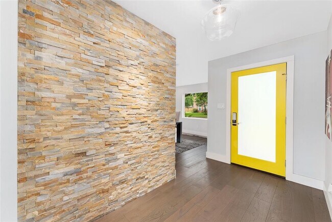 Building Photo - 4415 Lymbar Dr