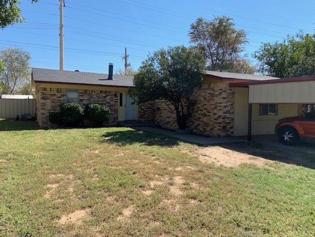 Building Photo - 4/2 in Central Lubbock