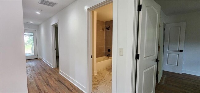 Foto del edificio - 273 Wadley St NW