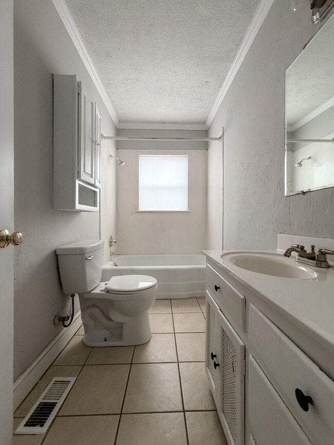 Foto del edificio - Spacious 5BR Home in the Heart of Old Hickory | Walkable + Convenient