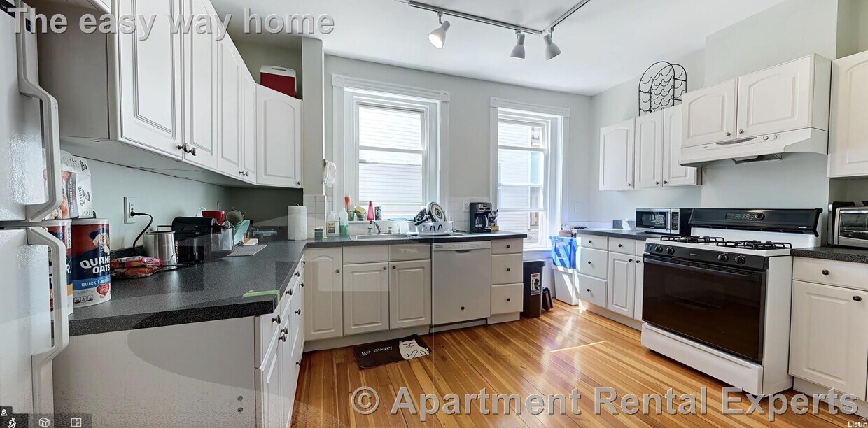 Foto principal - 108 Central St