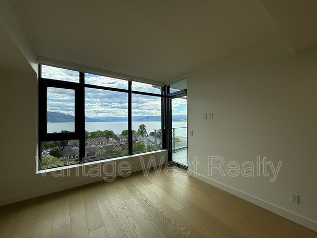 Building Photo - 3800-3800 Capozzi Rd