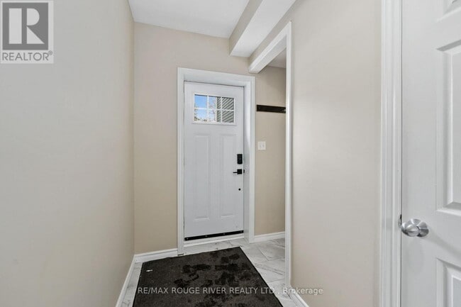 Building Photo - 7 University Ave E