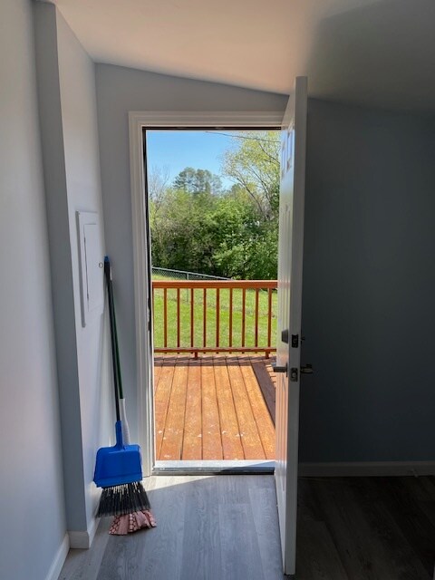 Foto del edificio - 711 Anton St