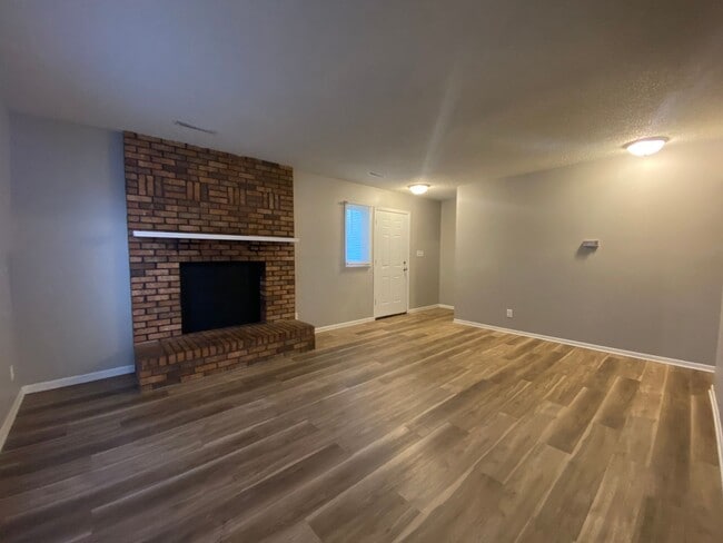 Foto del edificio - 2120 E Caulder Ave