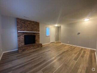 Building Photo - 2120 E Caulder Ave