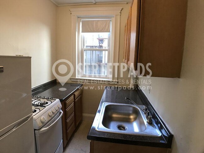 Foto del edificio - 1 bedroom in Boston MA 02215
