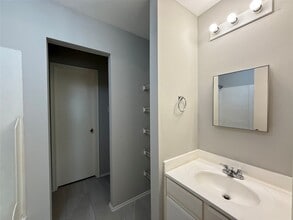 Building Photo - 2403 Chalet Rd