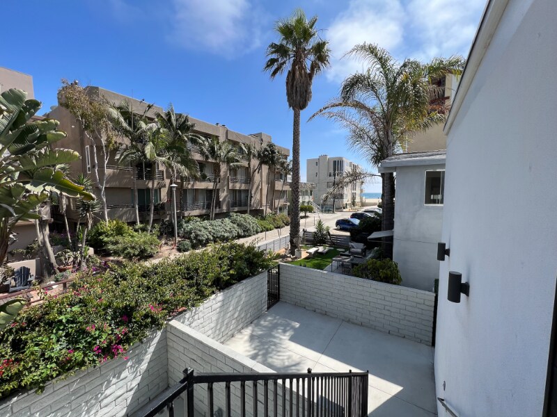 29 Catamaran St, Marina del Rey, CA 90292 Apartment for Rent in