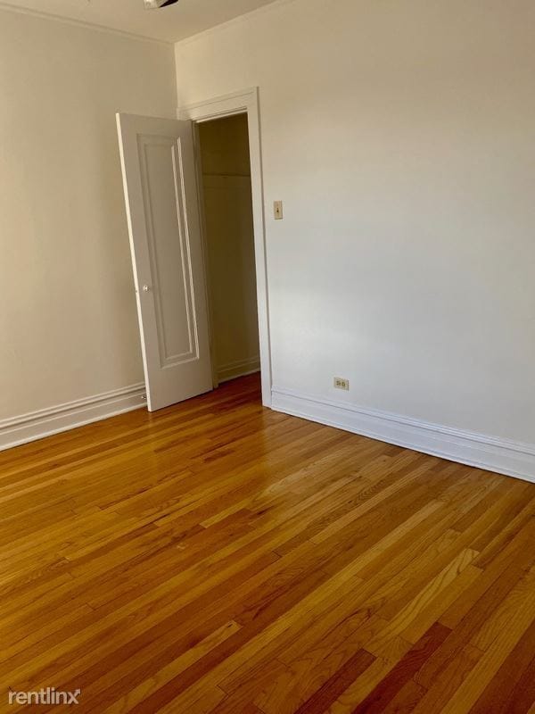 Building Photo - 1 br, 1 bath Apartment - 1913 W Larchmont Ave