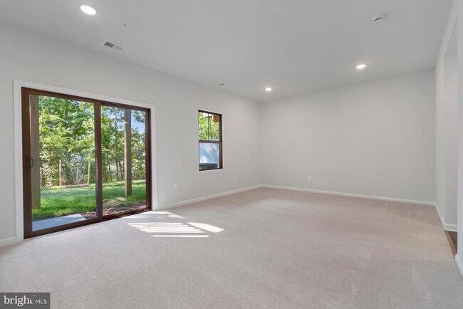 Foto del edificio - 6947 Gladebrook Rd