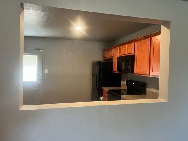 Building Photo - 2814 Leroy Cir
