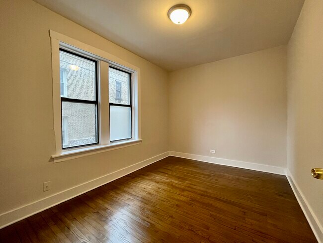 Foto del edificio - 1544 N Kedzie Ave