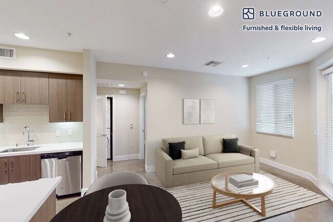 Foto del edificio - 7400 Center Ave