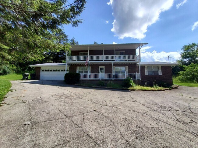 Building Photo - Sevierville 37862 - Fully Furnished! 3 Mon...