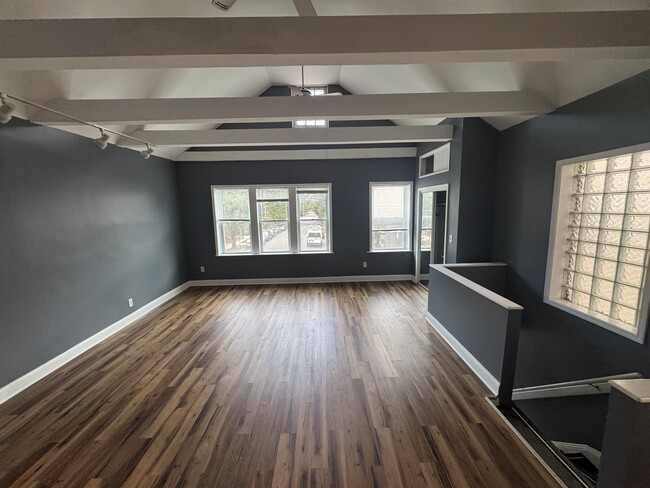 Foto del edificio - 2062 N Damen Ave