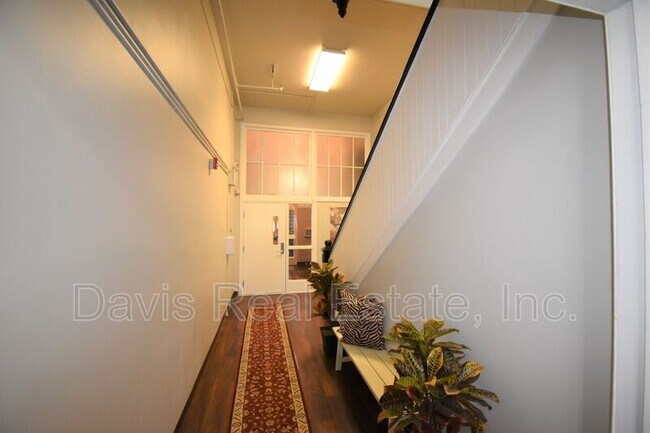 Building Photo - 110 E Bald Eagle St