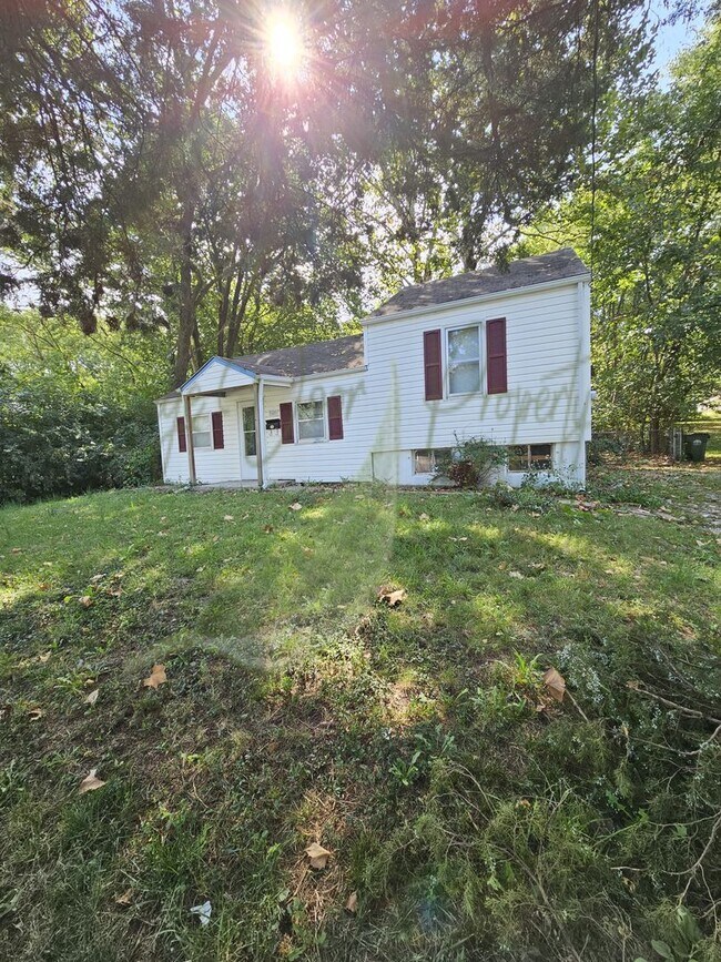 Foto del edificio - Charming 2 Bedroom Home in Raytown