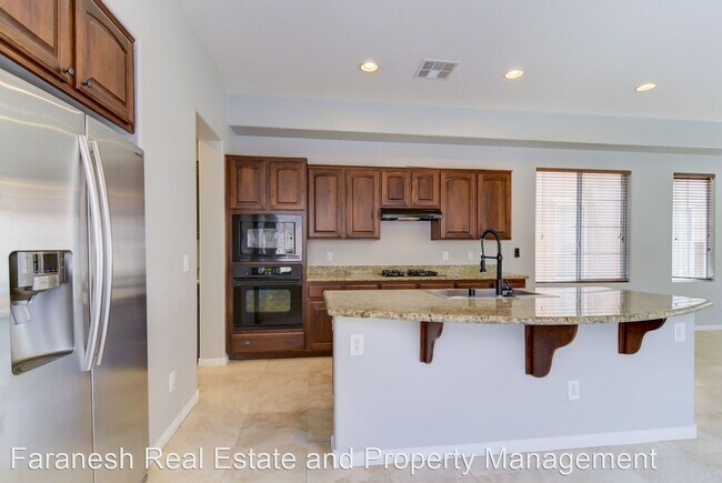 Building Photo - 3 br, 2.5 bath House - 1957 Cape Cod Landi...