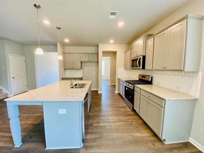 Building Photo - 144 Valimar Dr