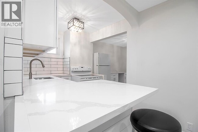 Building Photo - 1668 Goyeau St