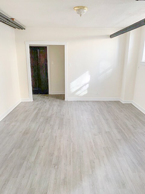 Foto del edificio - 2856 W Eastwood Ave