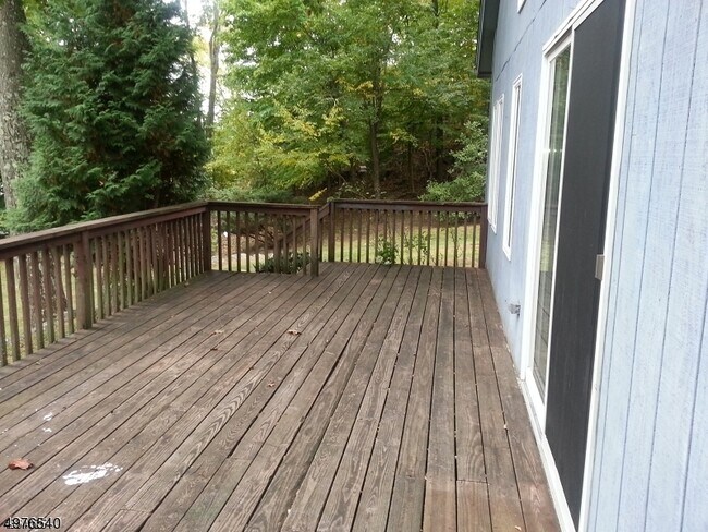 Building Photo - 2 Pochuck Ct