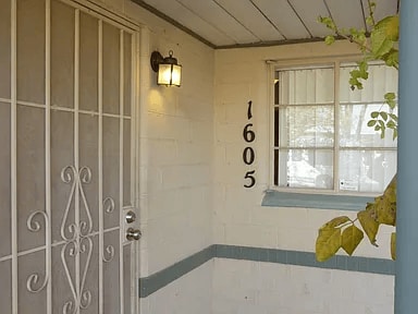 Building Photo - 1605 W Fairmount Ave