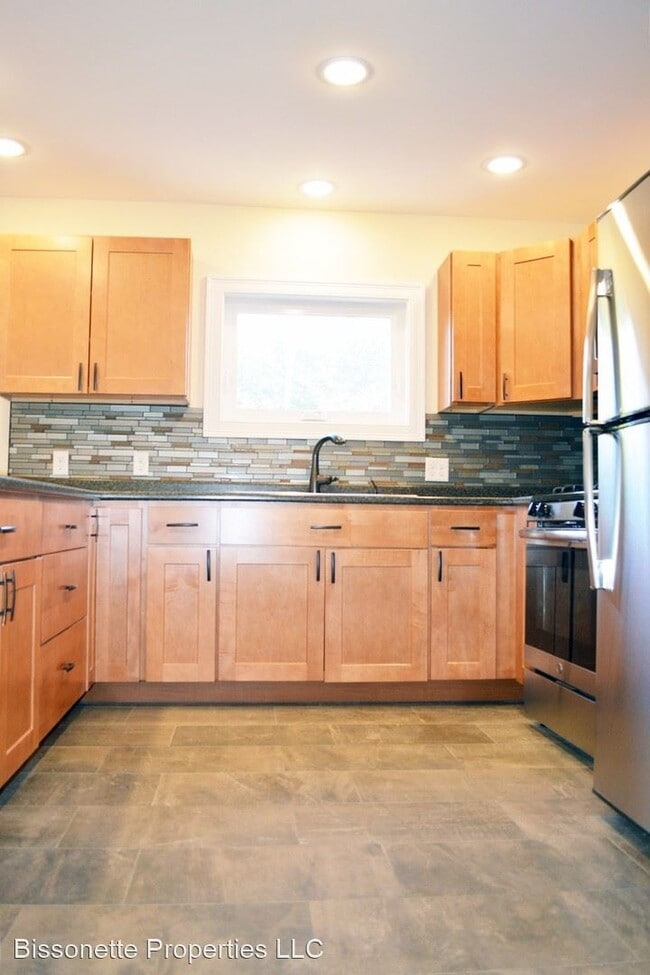 Building Photo - 5 br, 2.5 bath House - 272 Manhattan Drive