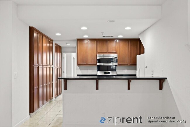 Building Photo - 2173 Beech Cir