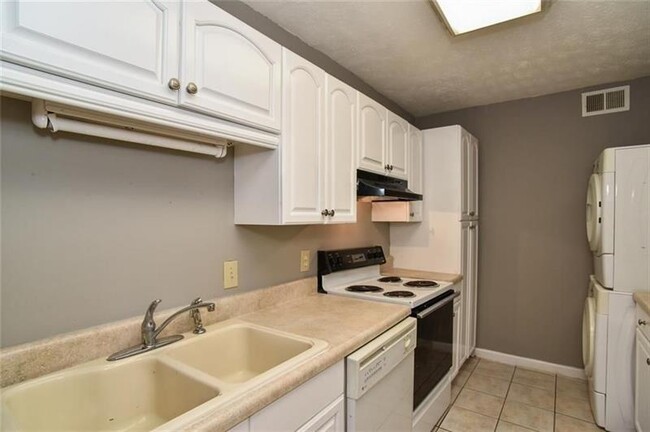 Foto del edificio - 2396 Lawrenceville Hwy