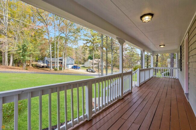 Foto del edificio - 144 Quail Hollow Dr