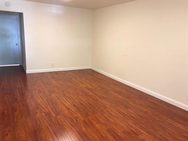 Foto del edificio - 670 Azara Pl