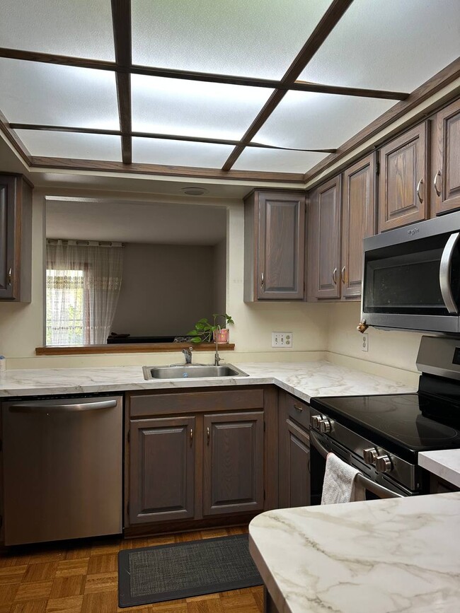 Foto del edificio - 1174 Hidden Ridge Rd