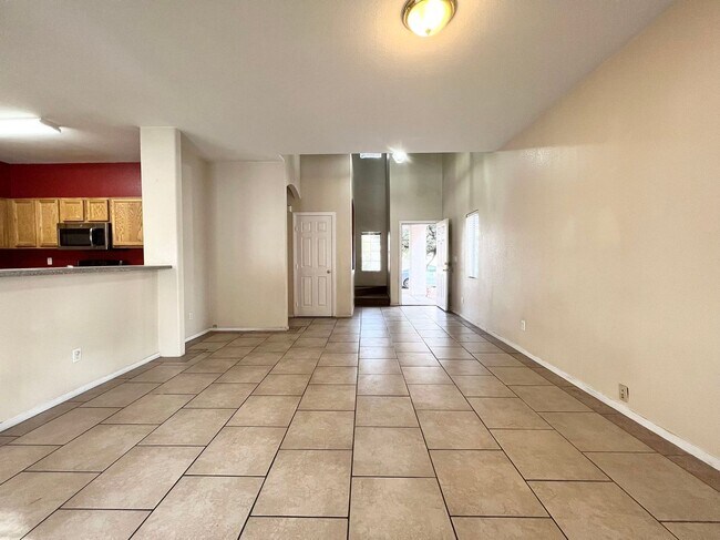 Foto del edificio - Beautiful 2 story single family house