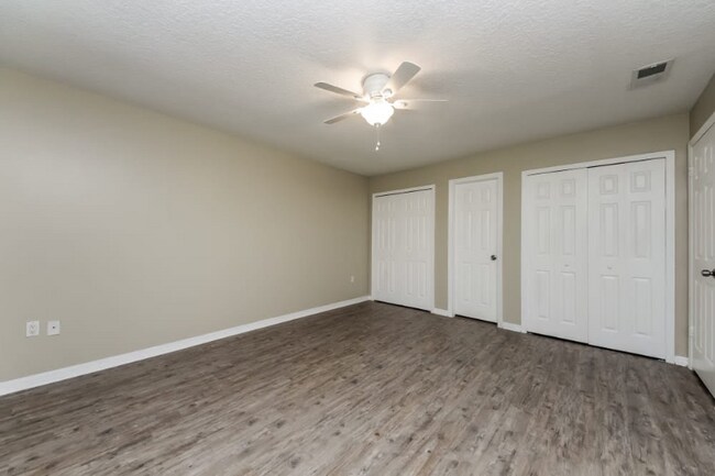 Foto del edificio - 8148 Caraway Dr