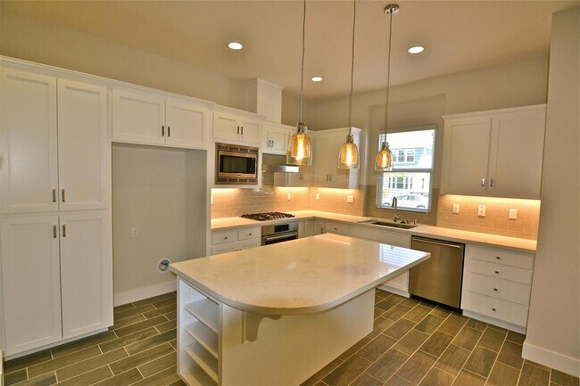 Building Photo - 229 Athena Ct