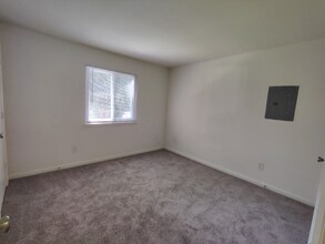 Building Photo - 600 Reusens Rd