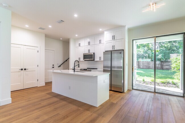 Foto del edificio - 65 W Harding St