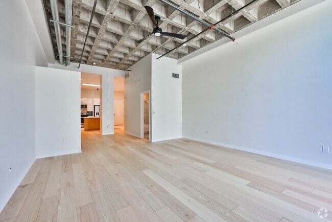Building Photo - 3211 5th Ave