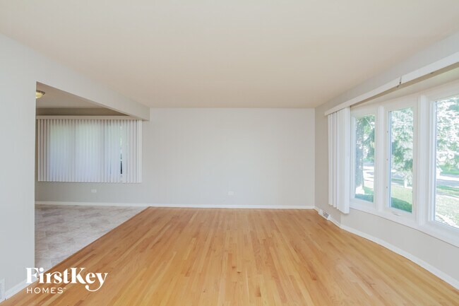 Building Photo - 7758 Sycamore Dr