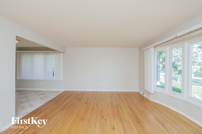 Foto del edificio - 7758 Sycamore Dr