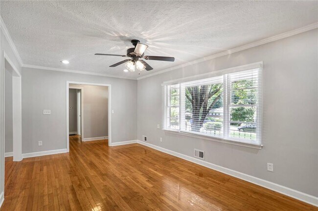 Foto del edificio - 2349 Burch Cir NE