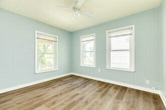 Building Photo - 302 W 8th St